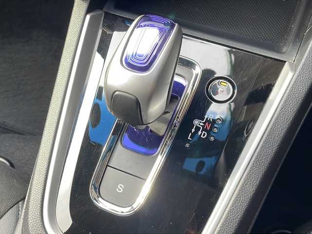 ホンダ シャトル ハイブリッド X 長野県 2015(平27)年 4.1万km アラバスターシルバーメタリック ４WD/ギャザーズナビTV/バックカメラ/ETC/ハーフレザーシート/プッシュスタート/純正フロアマット