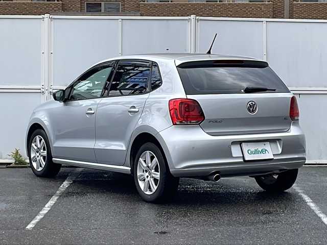 フォルクスワーゲン ポロ TSIハイライン 秋田県 2014(平26)年 7.5万km リフレックスシルバーメタリック 社外メモリーナビ　AVIC-MRZ099/DTV/CD/DVD/SD/Bluetooth/社外ETC/リモコンキー/純正アルミ