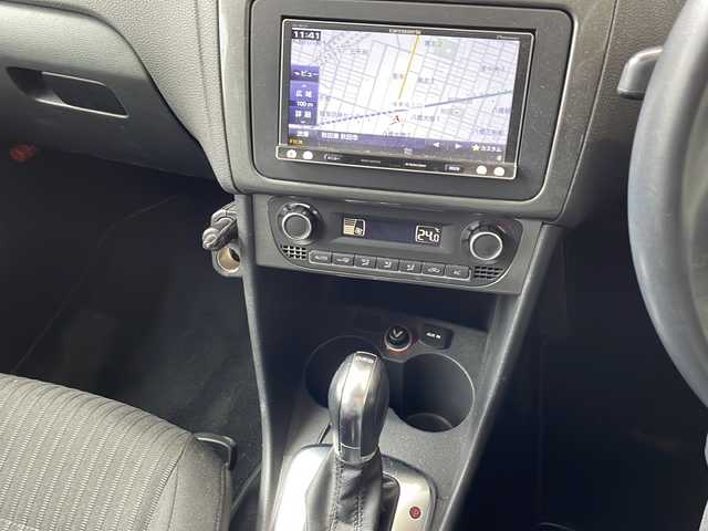 フォルクスワーゲン ポロ TSIハイライン 秋田県 2014(平26)年 7.5万km リフレックスシルバーメタリック 社外メモリーナビ　AVIC-MRZ099/DTV/CD/DVD/SD/Bluetooth/社外ETC/リモコンキー/純正アルミ