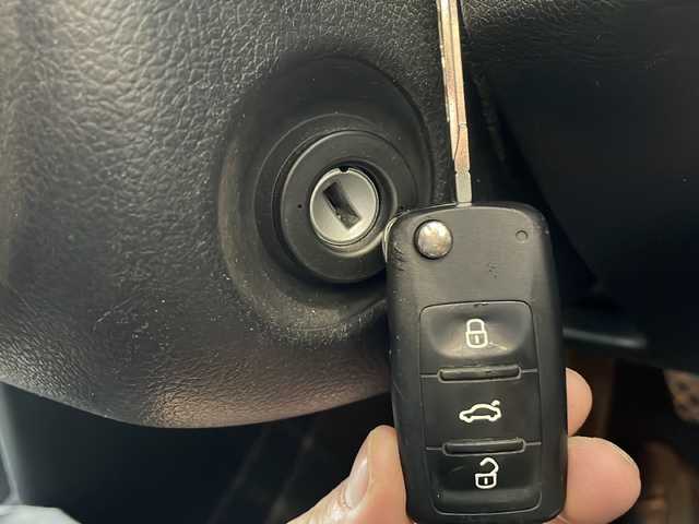 フォルクスワーゲン ポロ TSIハイライン 秋田県 2014(平26)年 7.5万km リフレックスシルバーメタリック 社外メモリーナビ　AVIC-MRZ099/DTV/CD/DVD/SD/Bluetooth/社外ETC/リモコンキー/純正アルミ