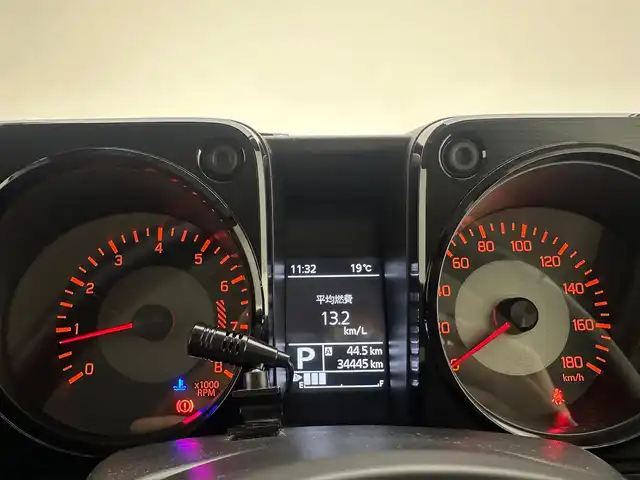 スズキ ジムニー シエラ JC 兵庫県 2020(令2)年 3.5万km ミディアムグレー ・社外メモリナビ/・バックカメラ/・前後ドライブレコーダー/・ETC/・オートクルーズコントロール/・衝突軽減ブレーキ/・レーンキープアシスト/・4WD/・LEDヘッドライト/・フォグランプ/・背面タイヤ/・純正15インチアルミホイール/・トランスファー/・シートヒーターD/N/・純正フロアマット/・スマートキー/・スペアキー1本/・プッシュスタート