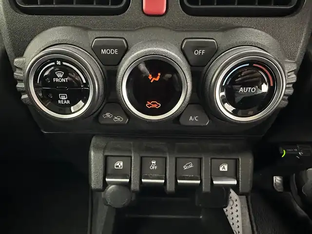 スズキ ジムニー シエラ JC 兵庫県 2020(令2)年 3.5万km ミディアムグレー ・社外メモリナビ/・バックカメラ/・前後ドライブレコーダー/・ETC/・オートクルーズコントロール/・衝突軽減ブレーキ/・レーンキープアシスト/・4WD/・LEDヘッドライト/・フォグランプ/・背面タイヤ/・純正15インチアルミホイール/・トランスファー/・シートヒーターD/N/・純正フロアマット/・スマートキー/・スペアキー1本/・プッシュスタート