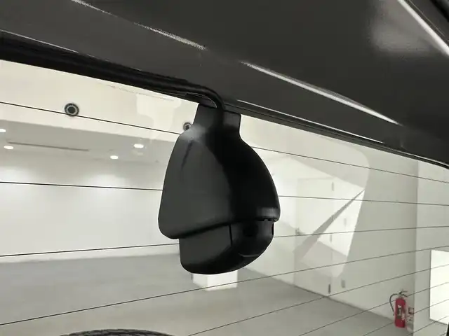 スズキ ジムニー シエラ JC 兵庫県 2020(令2)年 3.5万km ミディアムグレー ・社外メモリナビ/・バックカメラ/・前後ドライブレコーダー/・ETC/・オートクルーズコントロール/・衝突軽減ブレーキ/・レーンキープアシスト/・4WD/・LEDヘッドライト/・フォグランプ/・背面タイヤ/・純正15インチアルミホイール/・トランスファー/・シートヒーターD/N/・純正フロアマット/・スマートキー/・スペアキー1本/・プッシュスタート