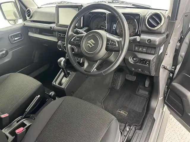 スズキ ジムニー シエラ JC 兵庫県 2020(令2)年 3.5万km ミディアムグレー ・社外メモリナビ/・バックカメラ/・前後ドライブレコーダー/・ETC/・オートクルーズコントロール/・衝突軽減ブレーキ/・レーンキープアシスト/・4WD/・LEDヘッドライト/・フォグランプ/・背面タイヤ/・純正15インチアルミホイール/・トランスファー/・シートヒーターD/N/・純正フロアマット/・スマートキー/・スペアキー1本/・プッシュスタート