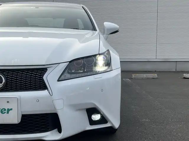 レクサス ＧＳ 350 Fスポーツ 秋田県 2014(平26)年 5.6万km ホワイトノーヴァガラスフレーク ワンオーナー/４WD/革巻きステアリング/ステアリングスイッチ/パドルシフト/レーダークルーズコントロール/オートライト、オートハイビーム/前後コーナーセンサー/横滑り防止/ハンドルヒーター/純正ドアバイザー/純正フロアマット/ビルトインETC/前後ドライブレコーダー/前席パワーシート/レザーシート/純正HDDナビ（FM／AM／BT／フルセグ）/カーテンエアバック/純正ホイール・夏タイヤ積込