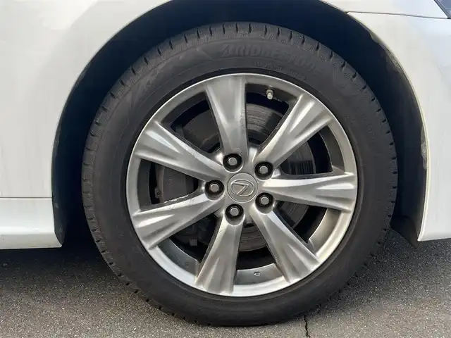 レクサス ＧＳ 350 Fスポーツ 秋田県 2014(平26)年 5.6万km ホワイトノーヴァガラスフレーク ワンオーナー/４WD/革巻きステアリング/ステアリングスイッチ/パドルシフト/レーダークルーズコントロール/オートライト、オートハイビーム/前後コーナーセンサー/横滑り防止/ハンドルヒーター/純正ドアバイザー/純正フロアマット/ビルトインETC/前後ドライブレコーダー/前席パワーシート/レザーシート/純正HDDナビ（FM／AM／BT／フルセグ）/カーテンエアバック/純正ホイール・夏タイヤ積込