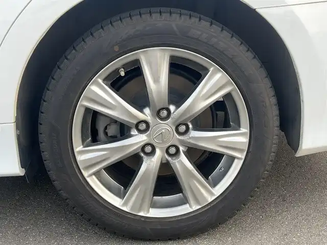 レクサス ＧＳ 350 Fスポーツ 秋田県 2014(平26)年 5.6万km ホワイトノーヴァガラスフレーク ワンオーナー/４WD/革巻きステアリング/ステアリングスイッチ/パドルシフト/レーダークルーズコントロール/オートライト、オートハイビーム/前後コーナーセンサー/横滑り防止/ハンドルヒーター/純正ドアバイザー/純正フロアマット/ビルトインETC/前後ドライブレコーダー/前席パワーシート/レザーシート/純正HDDナビ（FM／AM／BT／フルセグ）/カーテンエアバック/純正ホイール・夏タイヤ積込