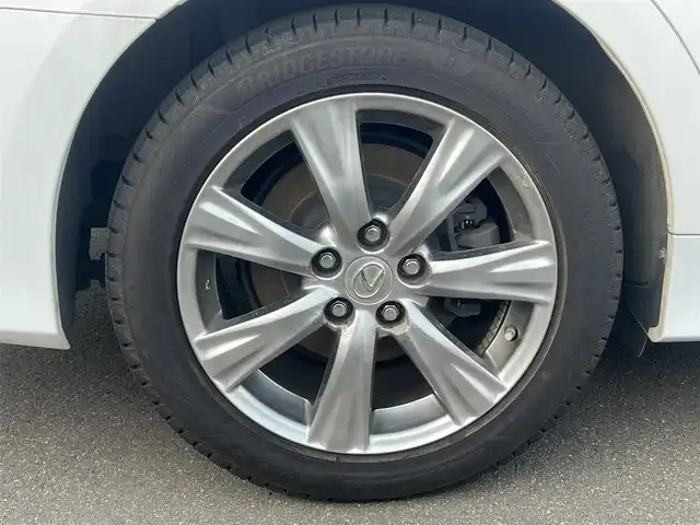 レクサス ＧＳ 350 Fスポーツ 秋田県 2014(平26)年 5.6万km ホワイトノーヴァガラスフレーク ワンオーナー/４WD/革巻きステアリング/ステアリングスイッチ/パドルシフト/レーダークルーズコントロール/オートライト、オートハイビーム/前後コーナーセンサー/横滑り防止/ハンドルヒーター/純正ドアバイザー/純正フロアマット/ビルトインETC/前後ドライブレコーダー/前席パワーシート/レザーシート/純正HDDナビ（FM／AM／BT／フルセグ）/カーテンエアバック/純正ホイール・夏タイヤ積込