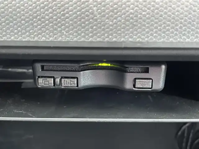 ダイハツ タフト X 山梨県 2022(令4)年 0.7万km フォレストカーキメタリック 4WD/社外SDナビ/Bluetooth接続/ワンセグTV/バックカメラ/ガラスルーフ/ETC/衝突被害軽減システム/アイドリングストップ/ステアリングスイッチ/取扱説明書/保証書