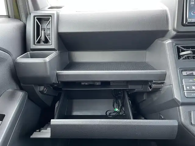 ダイハツ タフト X 山梨県 2022(令4)年 0.7万km フォレストカーキメタリック 4WD/社外SDナビ/Bluetooth接続/ワンセグTV/バックカメラ/ガラスルーフ/ETC/衝突被害軽減システム/アイドリングストップ/ステアリングスイッチ/取扱説明書/保証書