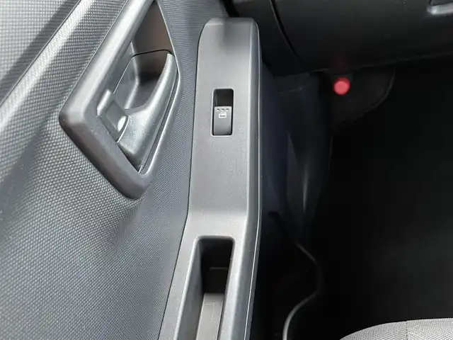 ダイハツ タフト X 山梨県 2022(令4)年 0.7万km フォレストカーキメタリック 4WD/社外SDナビ/Bluetooth接続/ワンセグTV/バックカメラ/ガラスルーフ/ETC/衝突被害軽減システム/アイドリングストップ/ステアリングスイッチ/取扱説明書/保証書