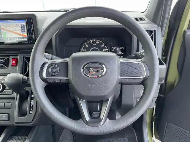 ダイハツ タフト X 山梨県 2022(令4)年 0.7万km フォレストカーキメタリック 4WD/社外SDナビ/Bluetooth接続/ワンセグTV/バックカメラ/ガラスルーフ/ETC/衝突被害軽減システム/アイドリングストップ/ステアリングスイッチ/取扱説明書/保証書