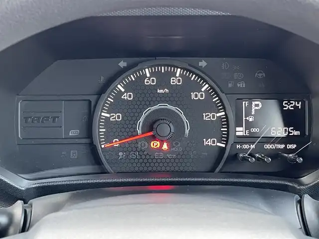 ダイハツ タフト X 山梨県 2022(令4)年 0.7万km フォレストカーキメタリック 4WD/社外SDナビ/Bluetooth接続/ワンセグTV/バックカメラ/ガラスルーフ/ETC/衝突被害軽減システム/アイドリングストップ/ステアリングスイッチ/取扱説明書/保証書