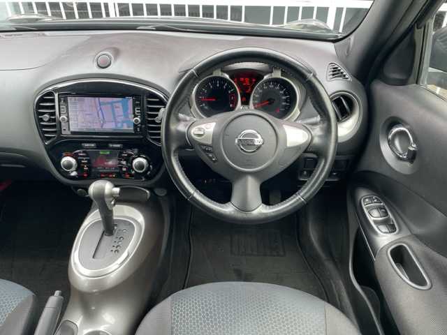 日産 ジューク 15RX Vセレクション 神奈川県 2016(平28)年 9.6万km スーパーブラック 純正ナビ【MM316D-W】/DTV/CD/DVD/USB/SD/BT/バックカメラ/ETC/純正17インチAW/エマージェンシーブレーキ/レーンデパーチャーワーニング/横滑り防止機能/プッシュEgスタート/ストップ/インテリジェントキー/純正HIDヘッドライト/フォグランプ/SPORT/ECOモード/純正フロアマット/取扱説明書/新車時保証書