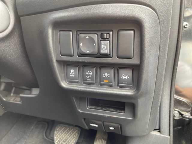 日産 ジューク 15RX Vセレクション 神奈川県 2016(平28)年 9.6万km スーパーブラック 純正ナビ【MM316D-W】/DTV/CD/DVD/USB/SD/BT/バックカメラ/ETC/純正17インチAW/エマージェンシーブレーキ/レーンデパーチャーワーニング/横滑り防止機能/プッシュEgスタート/ストップ/インテリジェントキー/純正HIDヘッドライト/フォグランプ/SPORT/ECOモード/純正フロアマット/取扱説明書/新車時保証書