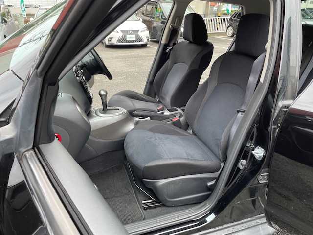 日産 ジューク 15RX Vセレクション 神奈川県 2016(平28)年 9.6万km スーパーブラック 純正ナビ【MM316D-W】/DTV/CD/DVD/USB/SD/BT/バックカメラ/ETC/純正17インチAW/エマージェンシーブレーキ/レーンデパーチャーワーニング/横滑り防止機能/プッシュEgスタート/ストップ/インテリジェントキー/純正HIDヘッドライト/フォグランプ/SPORT/ECOモード/純正フロアマット/取扱説明書/新車時保証書