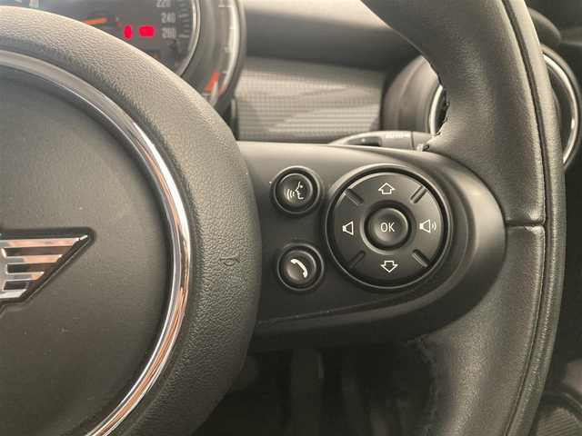 ＭＩＮＩ ミニ クーパー 熊本県 2019(令1)年 5万km チリ・レッド ・スマートキー/・プッシュスタート/・インテリジェントセーフティ/・PDC自動起動/・パーキングアシスト/・黒革スポーツシート/・前席シートヒーター /・純正HDDナビ/　【Bluetooth・USB・MSV】/・社外フルセグTV/・バックカメラ/・ETC/・ドライブレコーダー(前後録画)/・LEDヘッドランプ/・LEDフォグランプ/・UKテールランプ/・純正マット