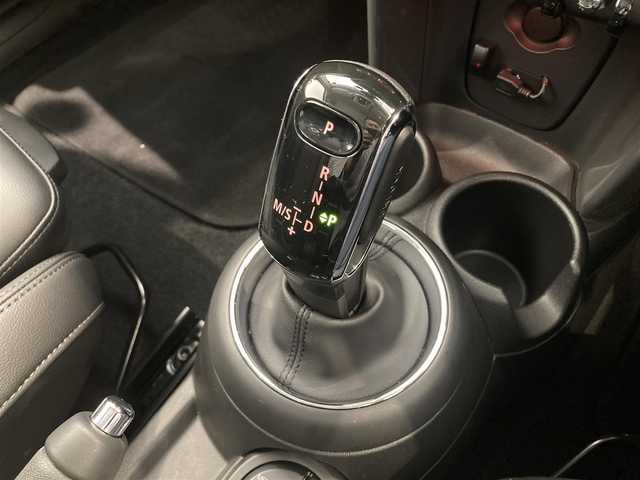 ＭＩＮＩ ミニ クーパー 熊本県 2019(令1)年 5万km チリ・レッド ・スマートキー/・プッシュスタート/・インテリジェントセーフティ/・PDC自動起動/・パーキングアシスト/・黒革スポーツシート/・前席シートヒーター /・純正HDDナビ/　【Bluetooth・USB・MSV】/・社外フルセグTV/・バックカメラ/・ETC/・ドライブレコーダー(前後録画)/・LEDヘッドランプ/・LEDフォグランプ/・UKテールランプ/・純正マット