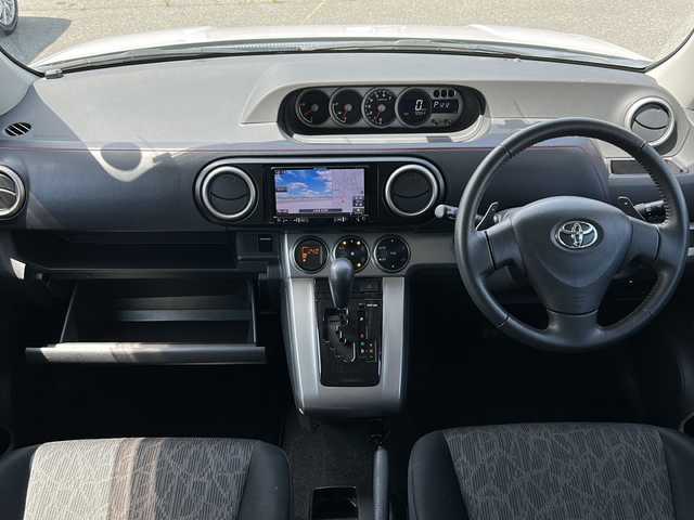トヨタ カローラ ルミオン 1．8S エアロツアラー 山形県 2015(平27)年 7.1万km ホワイトパールクリスタルシャイン 社外ナビ/Bluetooth/フルセグTV/ドライブレコーダー/横滑り防止装置/バックカメラ/オートLEDヘッドライト/フォグランプ/ETC/プッシュスタート/スマートキー/スペアキー/純正フロアマット/ワイパーデアイサー/電動格納ミラー/ウィンカーミラー/ドアバイザー/取扱説明書/モデリスタエアロ積載（フロント）/スタッドレスタイヤ(195/65/15R・6mm)4本積載