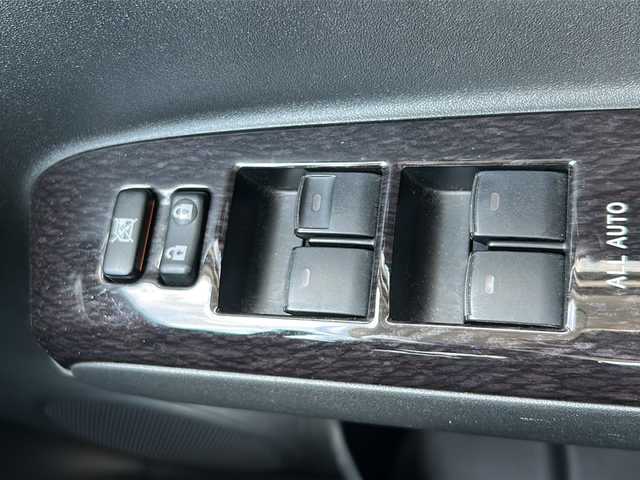 トヨタ カローラ ルミオン 1．8S エアロツアラー 山形県 2015(平27)年 7.1万km ホワイトパールクリスタルシャイン 社外ナビ/Bluetooth/フルセグTV/ドライブレコーダー/横滑り防止装置/バックカメラ/オートLEDヘッドライト/フォグランプ/ETC/プッシュスタート/スマートキー/スペアキー/純正フロアマット/ワイパーデアイサー/電動格納ミラー/ウィンカーミラー/ドアバイザー/取扱説明書/モデリスタエアロ積載（フロント）/スタッドレスタイヤ(195/65/15R・6mm)4本積載