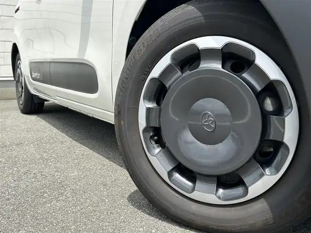 トヨタ シエンタ ハイブリッド Z 福岡県 2022(令4)年 2.6万km ホワイトパールクリスタルシャイン 純正10.5型ディスプレイオーディオナビ(フルセグTV/BT)全方位モニタトヨタセーフティコーナーセンサー両側電動パワスラレーダークルコンドラレコETCUSB純正フロアマット純正LEDライトプッシュスタートスマートキースペアキー