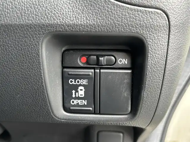 ホンダ Ｎ ＢＯＸ カスタム G Lパッケージ 宮城県 2013(平25)年 7.4万km プレミアムホワイトパール 登録時走行距離73250km/社外SDナビ/フルセグTV/CD/DVD/Bluetooth/バックカメラ/片側パワースライド/プッシュスタート/スマートキー/HIDライト/ETC/純正フロアマット/ドアバイザー/電動格納ミラー/純正アルミホイール