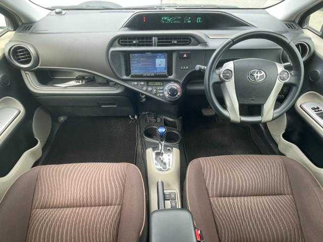 トヨタ アクア G 岩手県 2013(平25)年 13.6万km ブラックマイカ ドアバイザー/スマートキー/ETC/バックカメラ/ドラレコ/シートヒーター/電動格納ミラー/LEDヘッドライト