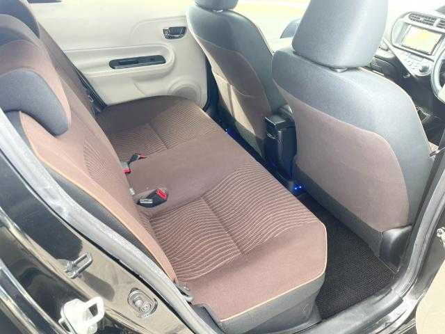 トヨタ アクア G 岩手県 2013(平25)年 13.6万km ブラックマイカ ドアバイザー/スマートキー/ETC/バックカメラ/ドラレコ/シートヒーター/電動格納ミラー/LEDヘッドライト