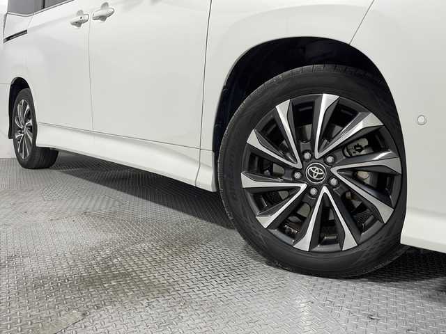 トヨタ ヴォクシー ハイブリッド S－Z 広島県 2022(令4)年 3.3万km ホワイトパールクリスタルシャイン 純正１０．５型ＤＡ/全周囲カメラ/パーキングアシスト/純正14型フリップダウンモニター/両側パワースライドドア/レーダークルーズコントロール/シートヒーター/ドラレコ/ＥＴＣ２．０/ブラインドスポットモニター/衝突軽減/レーンキープ/踏み間違い防止/オートマチックハイビーム/1500W給電/純正17インチアルミホイール(205/55/R17)/エアバッグ(運転席/助手席/サイド/カーテン)