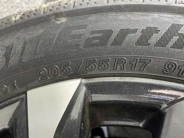 トヨタ ヴォクシー ハイブリッド S－Z 広島県 2022(令4)年 3.3万km ホワイトパールクリスタルシャイン 純正１０．５型ＤＡ/全周囲カメラ/パーキングアシスト/純正14型フリップダウンモニター/両側パワースライドドア/レーダークルーズコントロール/シートヒーター/ドラレコ/ＥＴＣ２．０/ブラインドスポットモニター/衝突軽減/レーンキープ/踏み間違い防止/オートマチックハイビーム/1500W給電/純正17インチアルミホイール(205/55/R17)/エアバッグ(運転席/助手席/サイド/カーテン)