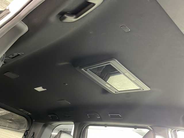 トヨタ ヴォクシー ハイブリッド S－Z 広島県 2022(令4)年 3.3万km ホワイトパールクリスタルシャイン 純正１０．５型ＤＡ/全周囲カメラ/パーキングアシスト/純正14型フリップダウンモニター/両側パワースライドドア/レーダークルーズコントロール/シートヒーター/ドラレコ/ＥＴＣ２．０/ブラインドスポットモニター/衝突軽減/レーンキープ/踏み間違い防止/オートマチックハイビーム/1500W給電/純正17インチアルミホイール(205/55/R17)/エアバッグ(運転席/助手席/サイド/カーテン)