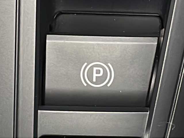 トヨタ ヴォクシー ハイブリッド S－Z 広島県 2022(令4)年 3.3万km ホワイトパールクリスタルシャイン 純正１０．５型ＤＡ/全周囲カメラ/パーキングアシスト/純正14型フリップダウンモニター/両側パワースライドドア/レーダークルーズコントロール/シートヒーター/ドラレコ/ＥＴＣ２．０/ブラインドスポットモニター/衝突軽減/レーンキープ/踏み間違い防止/オートマチックハイビーム/1500W給電/純正17インチアルミホイール(205/55/R17)/エアバッグ(運転席/助手席/サイド/カーテン)