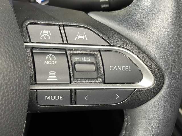 トヨタ ヴォクシー ハイブリッド S－Z 広島県 2022(令4)年 3.3万km ホワイトパールクリスタルシャイン 純正１０．５型ＤＡ/全周囲カメラ/パーキングアシスト/純正14型フリップダウンモニター/両側パワースライドドア/レーダークルーズコントロール/シートヒーター/ドラレコ/ＥＴＣ２．０/ブラインドスポットモニター/衝突軽減/レーンキープ/踏み間違い防止/オートマチックハイビーム/1500W給電/純正17インチアルミホイール(205/55/R17)/エアバッグ(運転席/助手席/サイド/カーテン)