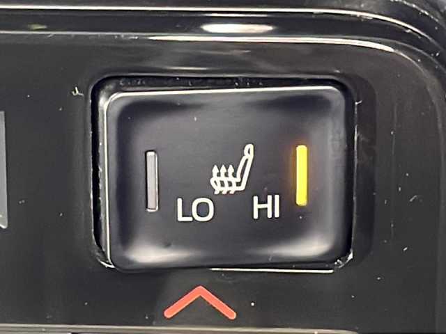 トヨタ ヴォクシー ハイブリッド S－Z 広島県 2022(令4)年 3.3万km ホワイトパールクリスタルシャイン 純正１０．５型ＤＡ/全周囲カメラ/パーキングアシスト/純正14型フリップダウンモニター/両側パワースライドドア/レーダークルーズコントロール/シートヒーター/ドラレコ/ＥＴＣ２．０/ブラインドスポットモニター/衝突軽減/レーンキープ/踏み間違い防止/オートマチックハイビーム/1500W給電/純正17インチアルミホイール(205/55/R17)/エアバッグ(運転席/助手席/サイド/カーテン)