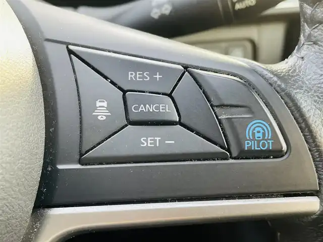 日産 セレナ ハイウェイスター プロパイロットED 熊本県 2017(平29)年 4.3万km ダイヤモンドブラック 純正ナビ/・AM/FM/CD/DVD/BT/AUX/・フルセグTV/バックカメラ/フリップダウンモニター/プロパイロット/衝突軽減ブレーキ/レーンキープアシスト/標識認識機能/横滑り防止装置/両側電動スライドドア/ETC/電動パーキングブレーキ/オートホールドブレーキ/革巻きステアリング/ステアリングスイッチ/後席ロールサンシェード/純正フロアマット/純正アルミホイール/電動格納ミラー/ウインカーミラー