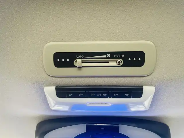 日産 セレナ ハイウェイスター プロパイロットED 熊本県 2017(平29)年 4.3万km ダイヤモンドブラック 純正ナビ/・AM/FM/CD/DVD/BT/AUX/・フルセグTV/バックカメラ/フリップダウンモニター/プロパイロット/衝突軽減ブレーキ/レーンキープアシスト/標識認識機能/横滑り防止装置/両側電動スライドドア/ETC/電動パーキングブレーキ/オートホールドブレーキ/革巻きステアリング/ステアリングスイッチ/後席ロールサンシェード/純正フロアマット/純正アルミホイール/電動格納ミラー/ウインカーミラー