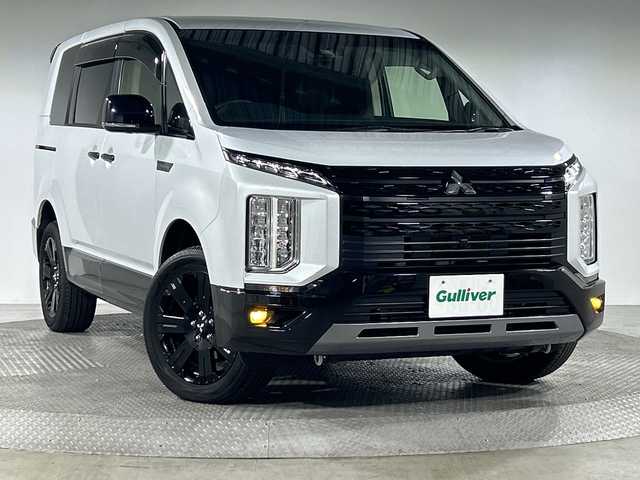 三菱 デリカＤ：５ シャモニー 神奈川県 2024(令6)年 1万km パールⅡ ４WD/ディーゼルターボ/LED照明付電動サイドステップ/社外アルパイン11型メモリーナビゲーション【EX11NX】/フルセグ　CD DVD　Bluetooth　SD　HDMI　AUX　iPod/マルチアラウンドビューモニター【自動防眩ルームミラー】/両側電動スライドドア/パワーバックドア/セーフティアシスト/衝突被害軽減ブレーキシステム/車線逸脱警報システム/レーダークルーズコントロール/オートマチックハイビーム/誤発進抑制機能/後側方車両検知警報システム/後退時車両検知警報システム/オートストップ＆ゴー/ハーフレザーシート/運転席パワーシート/前席シートヒーター/革巻きステアリング/パドルシフト/ステアリングヒーター/アルミペダル/電動パーキングブレーキ/オートブレーキホールド/プッシュスタート/スマートキー/LEDヘッド/フォグランプ/オートライト/純正18インチアルミホイール/純正リアスポイラー