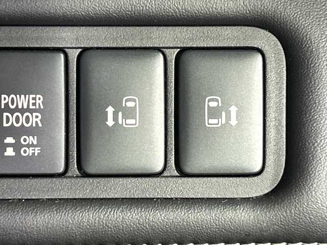 三菱 デリカＤ：５ シャモニー 神奈川県 2024(令6)年 1万km パールⅡ ４WD/ディーゼルターボ/LED照明付電動サイドステップ/社外アルパイン11型メモリーナビゲーション【EX11NX】/フルセグ　CD DVD　Bluetooth　SD　HDMI　AUX　iPod/マルチアラウンドビューモニター【自動防眩ルームミラー】/両側電動スライドドア/パワーバックドア/セーフティアシスト/衝突被害軽減ブレーキシステム/車線逸脱警報システム/レーダークルーズコントロール/オートマチックハイビーム/誤発進抑制機能/後側方車両検知警報システム/後退時車両検知警報システム/オートストップ＆ゴー/ハーフレザーシート/運転席パワーシート/前席シートヒーター/革巻きステアリング/パドルシフト/ステアリングヒーター/アルミペダル/電動パーキングブレーキ/オートブレーキホールド/プッシュスタート/スマートキー/LEDヘッド/フォグランプ/オートライト/純正18インチアルミホイール/純正リアスポイラー