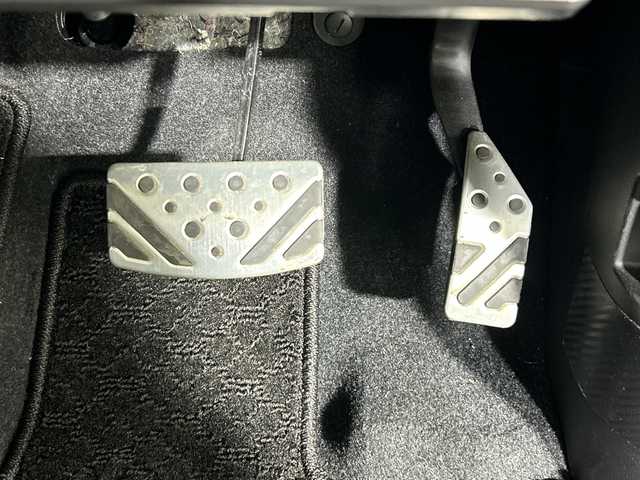 三菱 デリカＤ：５ シャモニー 神奈川県 2024(令6)年 1万km パールⅡ ４WD/ディーゼルターボ/LED照明付電動サイドステップ/社外アルパイン11型メモリーナビゲーション【EX11NX】/フルセグ　CD DVD　Bluetooth　SD　HDMI　AUX　iPod/マルチアラウンドビューモニター【自動防眩ルームミラー】/両側電動スライドドア/パワーバックドア/セーフティアシスト/衝突被害軽減ブレーキシステム/車線逸脱警報システム/レーダークルーズコントロール/オートマチックハイビーム/誤発進抑制機能/後側方車両検知警報システム/後退時車両検知警報システム/オートストップ＆ゴー/ハーフレザーシート/運転席パワーシート/前席シートヒーター/革巻きステアリング/パドルシフト/ステアリングヒーター/アルミペダル/電動パーキングブレーキ/オートブレーキホールド/プッシュスタート/スマートキー/LEDヘッド/フォグランプ/オートライト/純正18インチアルミホイール/純正リアスポイラー