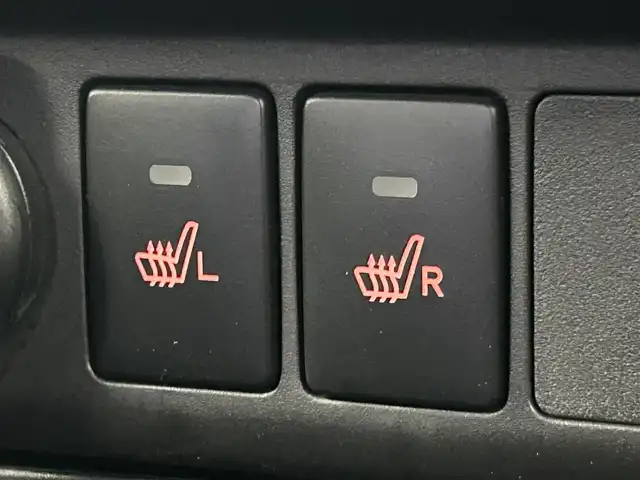 トヨタ タンク X S 千葉県 2018(平30)年 3.7万km ブライトシルバーM 禁煙車/トヨタセーフティセンス/片側パワースライドドア/社外７インチメモリナビ/・型番：CN-RE07WD/・CD/DVD/Bluetooth/フルセグTV/・ETC/DNシートヒーター/純正フロアマット/純正ホイールキャップ/オートライト/・オートマチックハイビーム/・ハロゲンヘッドライト/スマートキー&プッシュスタート