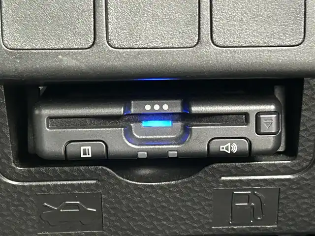 トヨタ タンク X S 千葉県 2018(平30)年 3.7万km ブライトシルバーM 禁煙車/トヨタセーフティセンス/片側パワースライドドア/社外７インチメモリナビ/・型番：CN-RE07WD/・CD/DVD/Bluetooth/フルセグTV/・ETC/DNシートヒーター/純正フロアマット/純正ホイールキャップ/オートライト/・オートマチックハイビーム/・ハロゲンヘッドライト/スマートキー&プッシュスタート