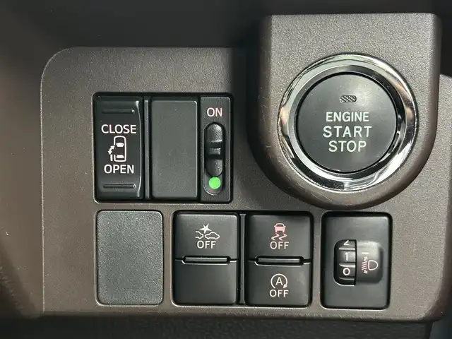 トヨタ タンク X S 千葉県 2018(平30)年 3.7万km ブライトシルバーM 禁煙車/トヨタセーフティセンス/片側パワースライドドア/社外７インチメモリナビ/・型番：CN-RE07WD/・CD/DVD/Bluetooth/フルセグTV/・ETC/DNシートヒーター/純正フロアマット/純正ホイールキャップ/オートライト/・オートマチックハイビーム/・ハロゲンヘッドライト/スマートキー&プッシュスタート