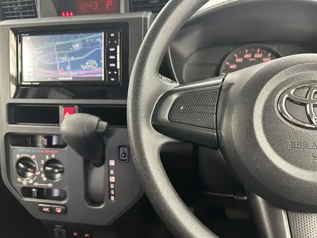 トヨタ タンク X S 千葉県 2018(平30)年 3.7万km ブライトシルバーM 禁煙車/トヨタセーフティセンス/片側パワースライドドア/社外７インチメモリナビ/・型番：CN-RE07WD/・CD/DVD/Bluetooth/フルセグTV/・ETC/DNシートヒーター/純正フロアマット/純正ホイールキャップ/オートライト/・オートマチックハイビーム/・ハロゲンヘッドライト/スマートキー&プッシュスタート