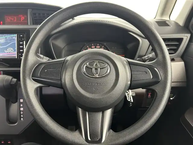 トヨタ タンク X S 千葉県 2018(平30)年 3.7万km ブライトシルバーM 禁煙車/トヨタセーフティセンス/片側パワースライドドア/社外７インチメモリナビ/・型番：CN-RE07WD/・CD/DVD/Bluetooth/フルセグTV/・ETC/DNシートヒーター/純正フロアマット/純正ホイールキャップ/オートライト/・オートマチックハイビーム/・ハロゲンヘッドライト/スマートキー&プッシュスタート