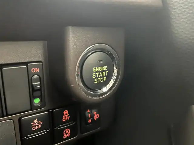 トヨタ タンク X S 千葉県 2018(平30)年 3.7万km ブライトシルバーM 禁煙車/トヨタセーフティセンス/片側パワースライドドア/社外７インチメモリナビ/・型番：CN-RE07WD/・CD/DVD/Bluetooth/フルセグTV/・ETC/DNシートヒーター/純正フロアマット/純正ホイールキャップ/オートライト/・オートマチックハイビーム/・ハロゲンヘッドライト/スマートキー&プッシュスタート