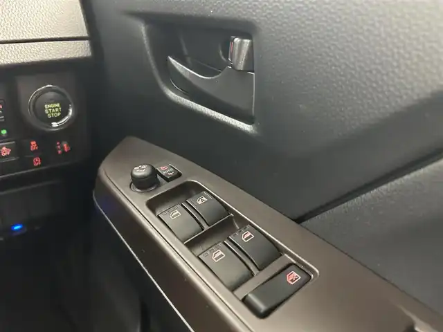 トヨタ タンク X S 千葉県 2018(平30)年 3.7万km ブライトシルバーM 禁煙車/トヨタセーフティセンス/片側パワースライドドア/社外７インチメモリナビ/・型番：CN-RE07WD/・CD/DVD/Bluetooth/フルセグTV/・ETC/DNシートヒーター/純正フロアマット/純正ホイールキャップ/オートライト/・オートマチックハイビーム/・ハロゲンヘッドライト/スマートキー&プッシュスタート