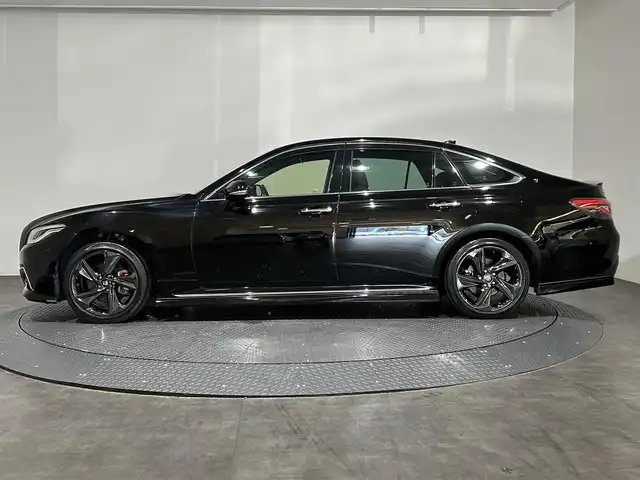 トヨタ クラウン ハイブリッド RS リミテッド 愛媛県 2020(令2)年 5.4万km ブラック トヨタセーフティセンス /・プリクラッシュセーフティ/・レーントレーシングアシスト/・ロードサインアシスト/・オートマチックハイビーム/・レーダークルーズコントロール/・ブラインドスポットモニター/・クリアランスソナー/・リアクロストラフィックアラート/・リアカメラディテクション/・パーキングサポートブレーキ/・ヘッドアップディスプレイ/純正８インチディスプレイオーディオ/・ナビ機能/・フルセグTV/・CD/DVD/BT/・SD/USB/FM.AM/・Applecarplay/Androidauto/パノラミックビューモニター/D/N席パワーシート/D/N席シートヒーター/ハーフレザーシート/ステアリングヒーター/革巻きステアリング/電動パーキングブレーキ/オートホールド/スマートキー/プッシュスタート/LEDヘッドライト/フォグランプ/オートライト/純正１８インチAW/純正フロアマット/ビルトインETC/前後ドライブレコーダー/USBポート/純正ドアバイザー/横滑り防止システム/電動格納ウィンカーミラー