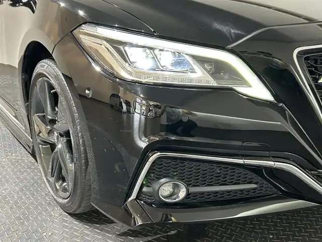 トヨタ クラウン ハイブリッド RS リミテッド 愛媛県 2020(令2)年 5.4万km ブラック トヨタセーフティセンス /・プリクラッシュセーフティ/・レーントレーシングアシスト/・ロードサインアシスト/・オートマチックハイビーム/・レーダークルーズコントロール/・ブラインドスポットモニター/・クリアランスソナー/・リアクロストラフィックアラート/・リアカメラディテクション/・パーキングサポートブレーキ/・ヘッドアップディスプレイ/純正８インチディスプレイオーディオ/・ナビ機能/・フルセグTV/・CD/DVD/BT/・SD/USB/FM.AM/・Applecarplay/Androidauto/パノラミックビューモニター/D/N席パワーシート/D/N席シートヒーター/ハーフレザーシート/ステアリングヒーター/革巻きステアリング/電動パーキングブレーキ/オートホールド/スマートキー/プッシュスタート/LEDヘッドライト/フォグランプ/オートライト/純正１８インチAW/純正フロアマット/ビルトインETC/前後ドライブレコーダー/USBポート/純正ドアバイザー/横滑り防止システム/電動格納ウィンカーミラー