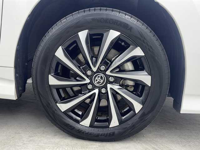 トヨタ ノア ハイブリッド S－Z 三重県 2023(令5)年 2.5万km ホワイトパールクリスタルシャイン 禁煙車/プリクラッシュセーフティ/純正10.5インチナビ/CD/DVD/HDMI/BT/AppleCarPlay/フルセグTV/バックカメラ/快適利便パッケージ(High)/・パワーバックドア/・ナノイー X/・ハンズフリーデュアルパワースライドドア/・２列目オットマン・シートヒーター/・ステアリングヒーター/レーダークルーズコントロール/クリアランスソナー/ブラインドスポットモニター/両側パワースライドドア/オートハイビーム/ドライブレコーダー（前後）/純正17インチアルミホイール/LEDヘッドライト/スペアキー×１