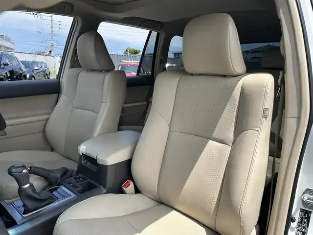 トヨタ ランドクルーザー プラド TX Lパッケージ マットブラED 福岡県 2023(令5)年 2.7万km ホワイトパールクリスタルシャイン １オーナー/７人/サンルーフ/純正ナビ/全方位カメラ/ルーフレール/レザーシート/前席パワーシート/シートヒーター/エアーシート/ＥＴＣ２．０/ＭＴモード/ＢＳＭ/ＵＳＢ/取説/保証書